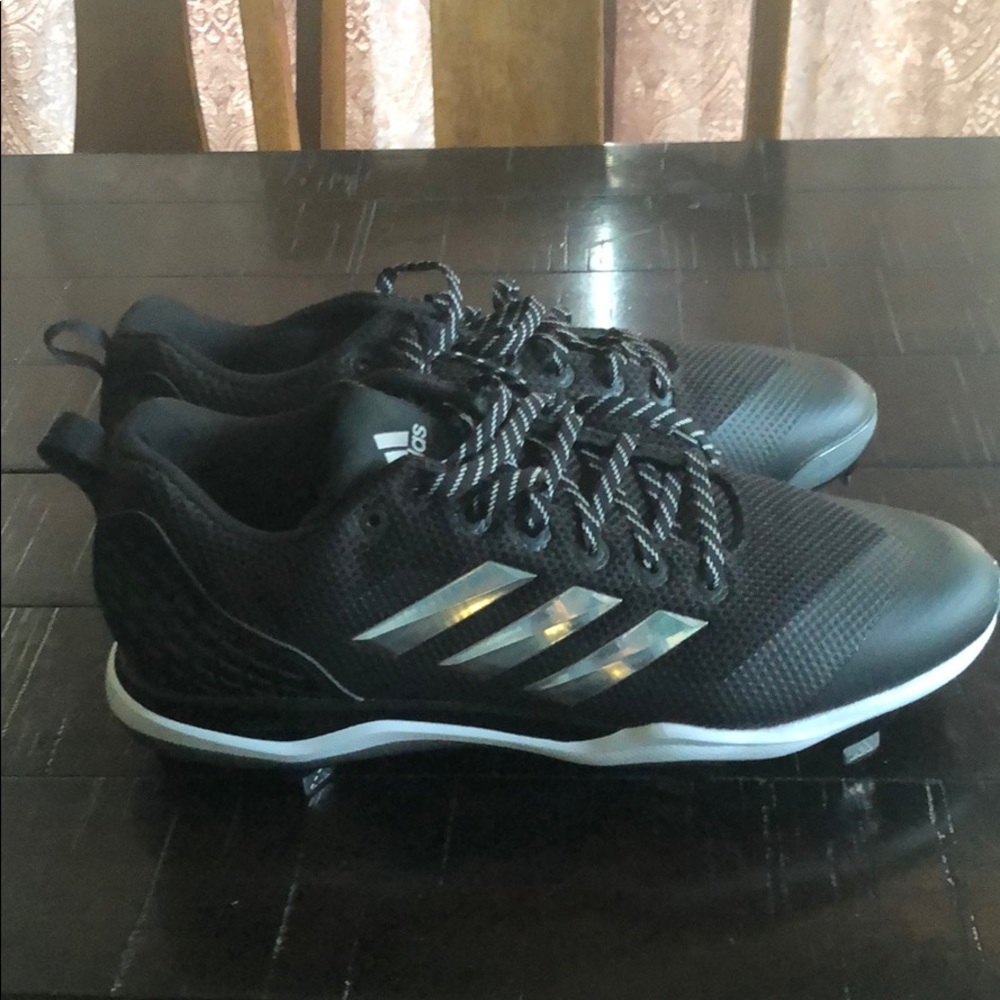 Adidas power alley 5 baseball cleat